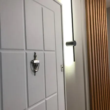 Central Apartment Tirana * 티라나