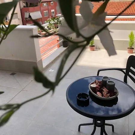 Central Apartment Tirana アパート ティラナ