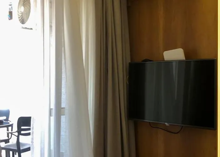 Central Apartment Tirana アパート *