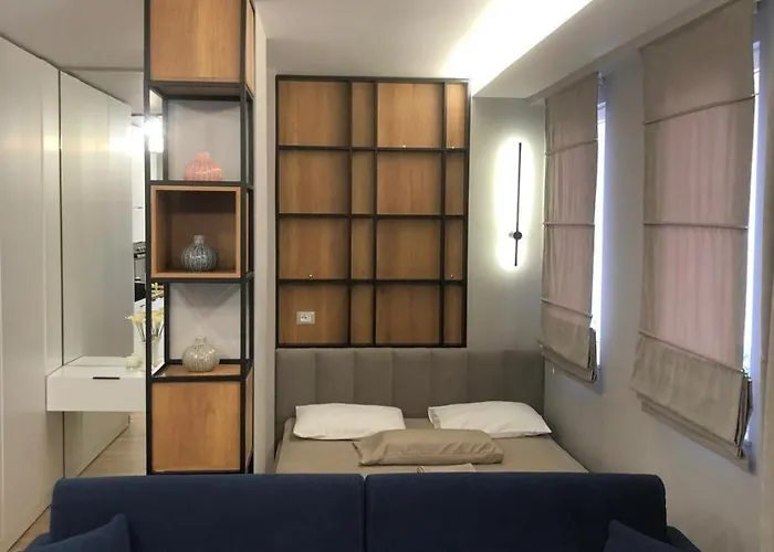 Central Apartment Tirana アパート *