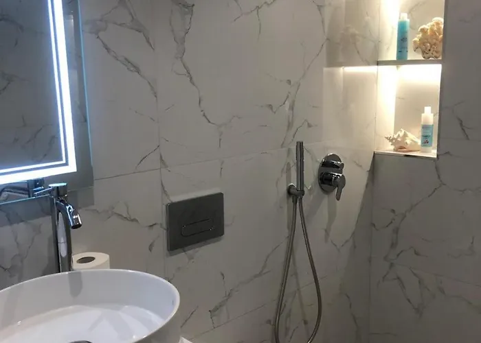 Central Apartment Tirana ティラナ