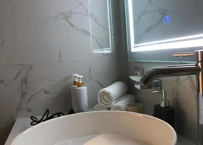 Central Apartment Tirana * ティラナ