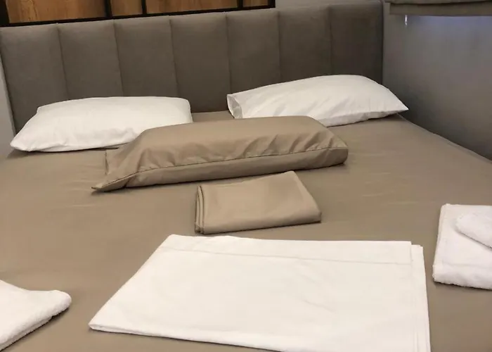 Central Apartment Tirana * ティラナ